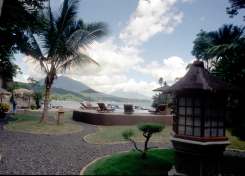 Blick vom Restaurant in Richtung Pool / Jetty